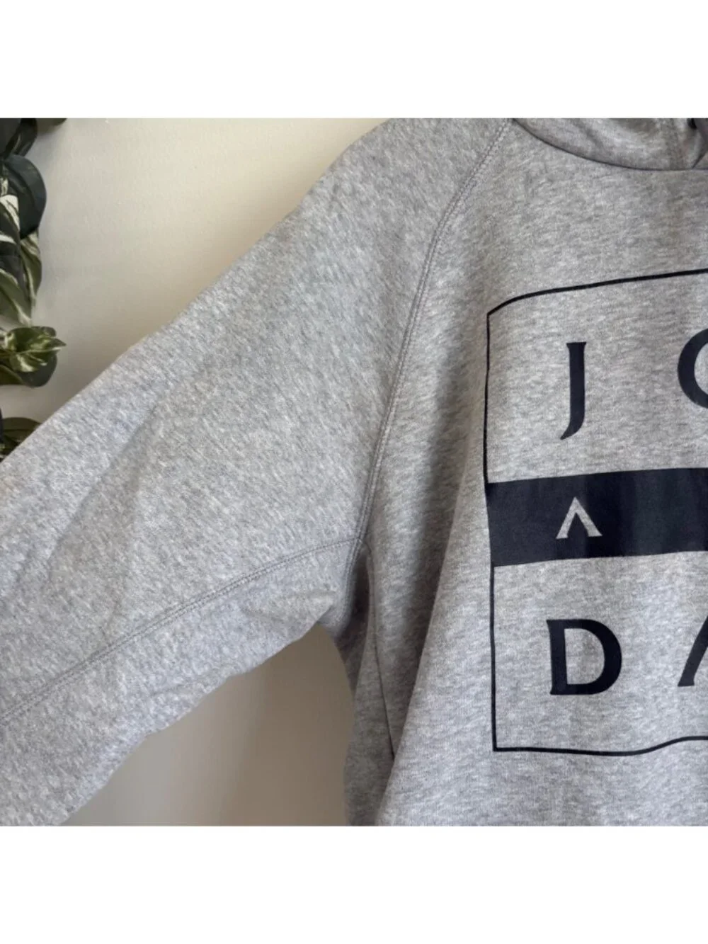 Jordan Athletic Pullover Graphic Hooded Sweatshirt Heathered Grey Men’s Size M